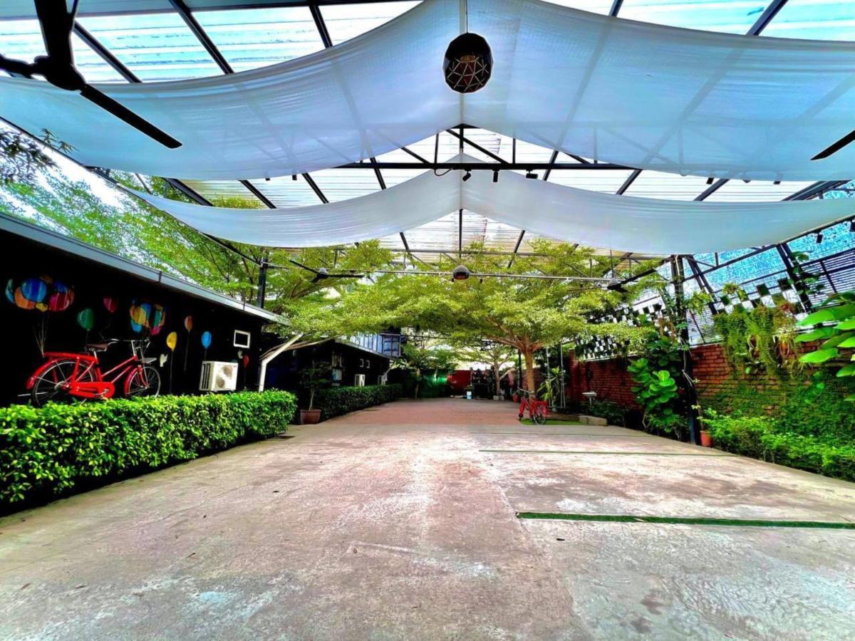 Petak Padin Cottage By The Pool, Kepala Batas  Exterior photo