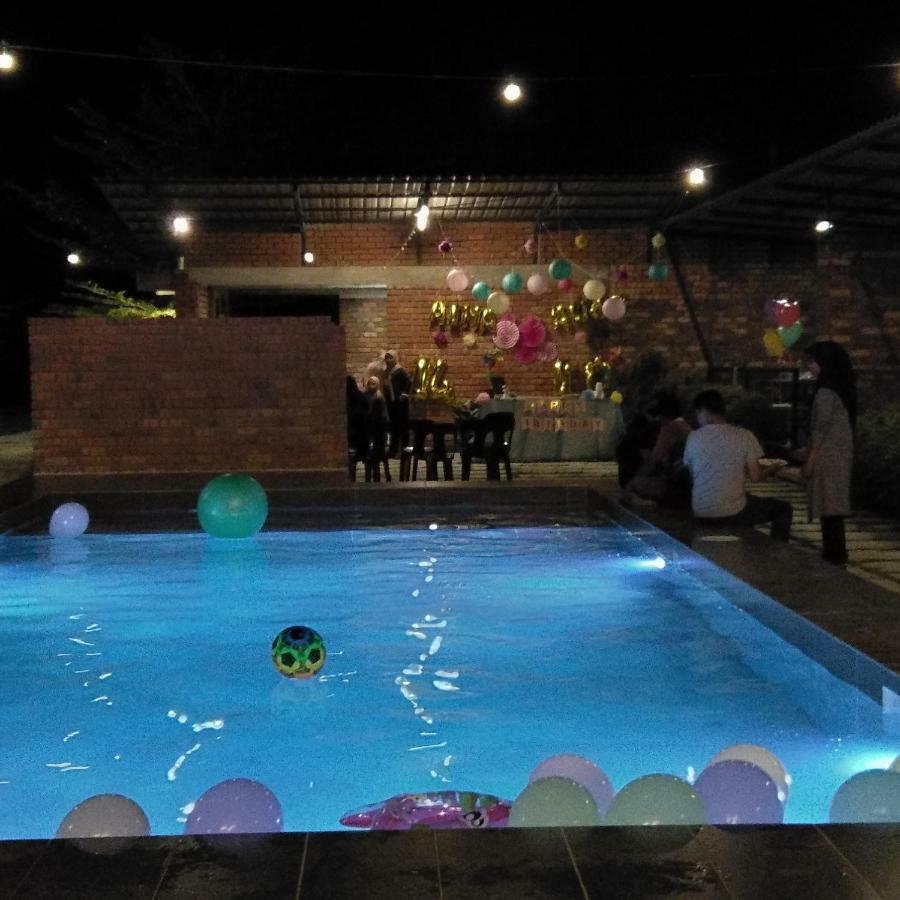 Petak Padin Cottage By The Pool, Kepala Batas  Exterior photo